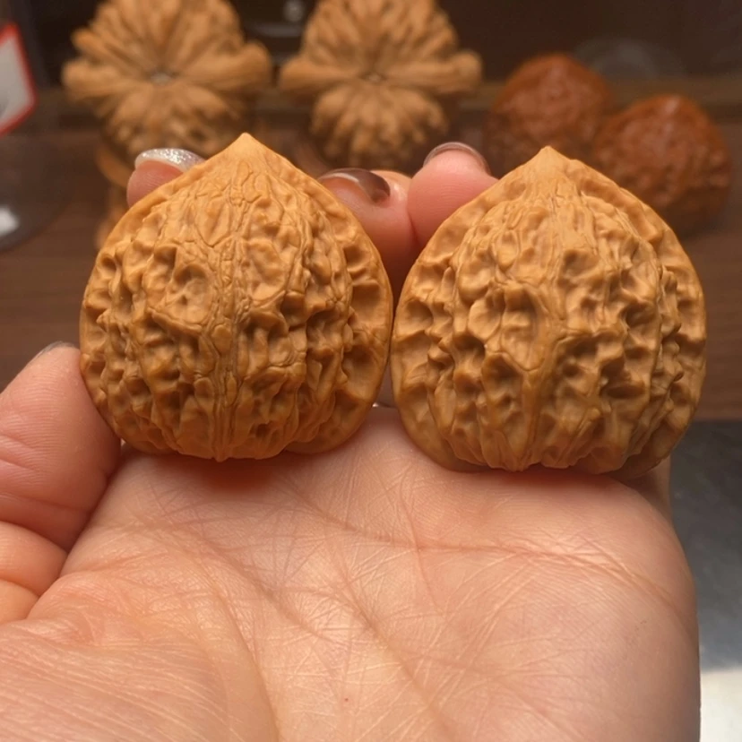 【闪购商品】吊坠文玩核桃金牛一对38尺