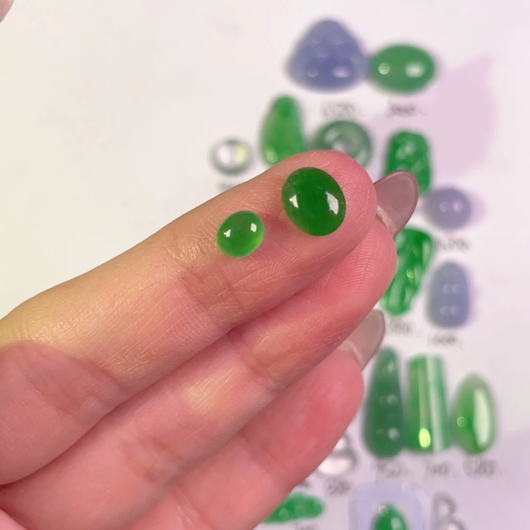 翡翠未镶嵌颈饰裸石