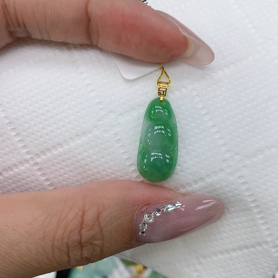 颈饰18K金镶嵌翡翠