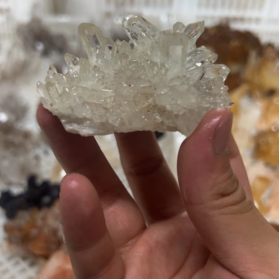 小***山未镶嵌珠宝半成品水晶