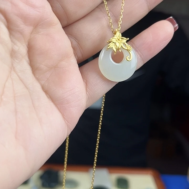 吊坠(赠链)银S925镶嵌和田玉