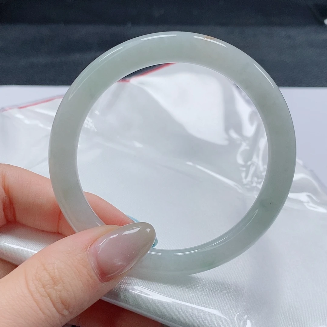 【闪购商品】未镶嵌手镯（圆镯）翡翠472号