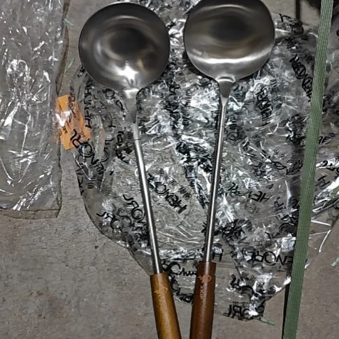 火锅勺，木柄***2，，瑕疵品