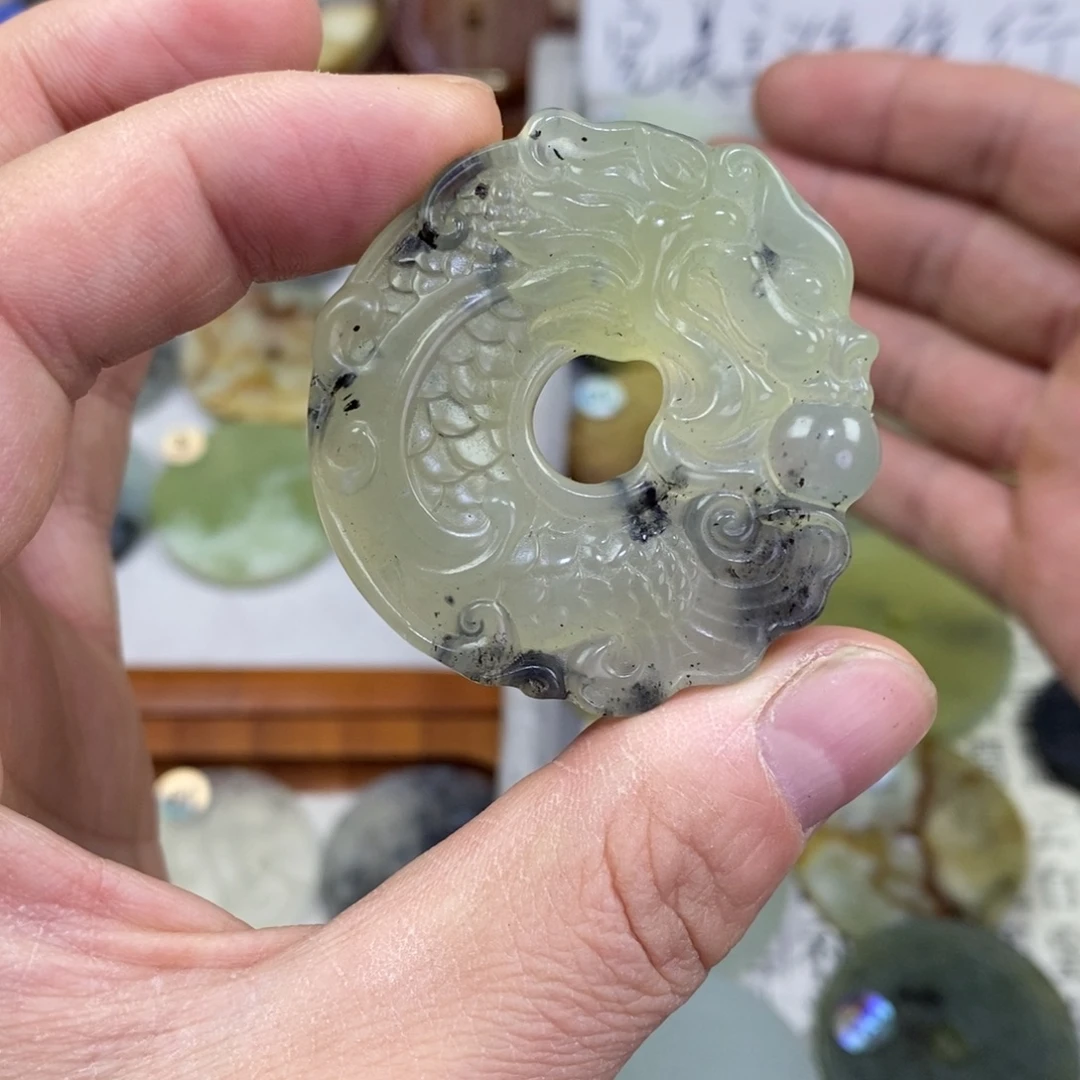 岫玉未镶嵌颈饰岫玉龙鱼吊坠