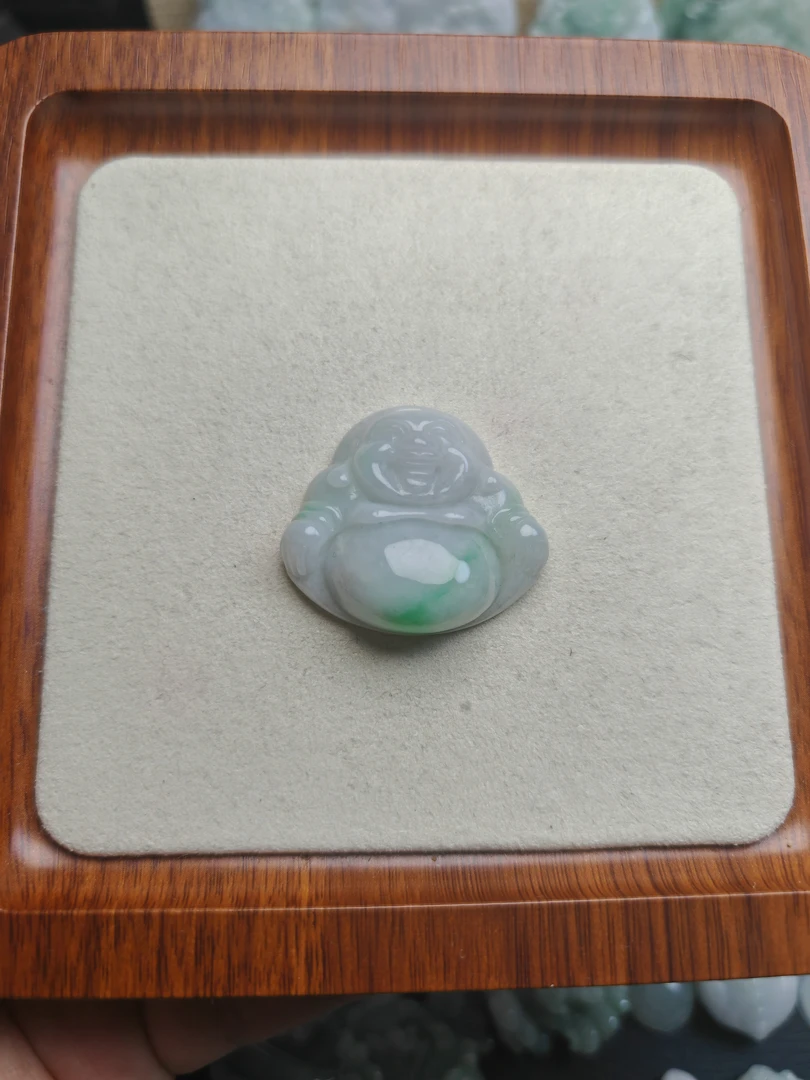 未镶嵌颈饰天然A货飘绿佛公（福利有包容）
