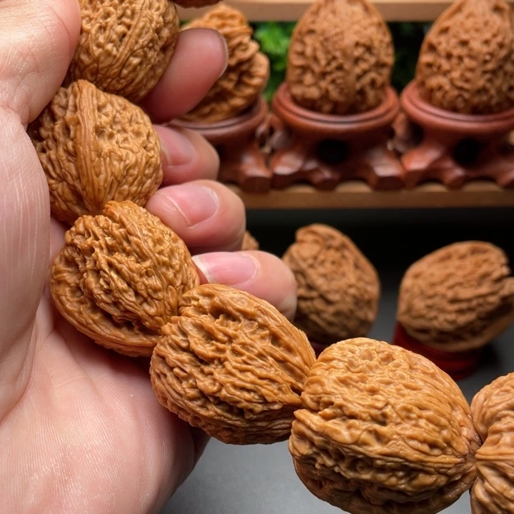 草***风文玩核桃把件南疆石手持