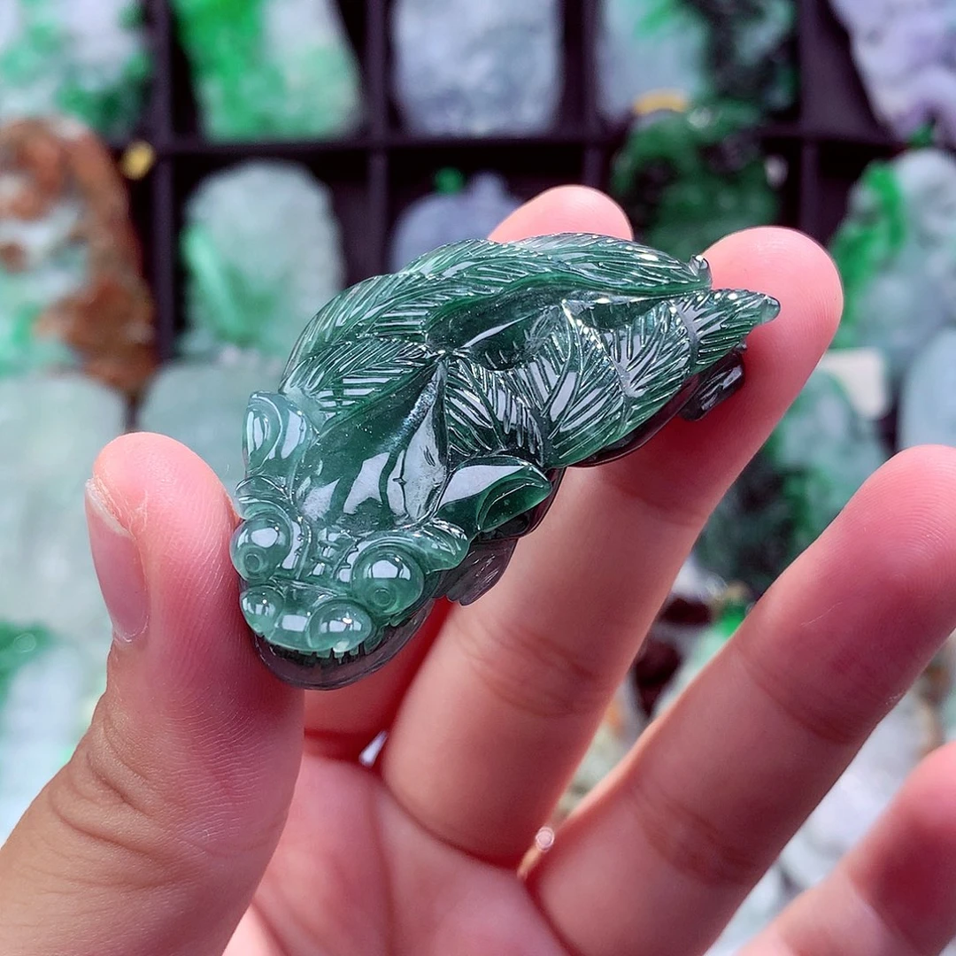 翡翠未镶嵌颈饰挂件