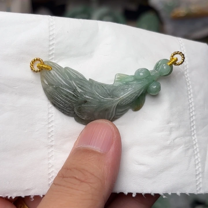 翡翠未镶嵌颈饰吊坠