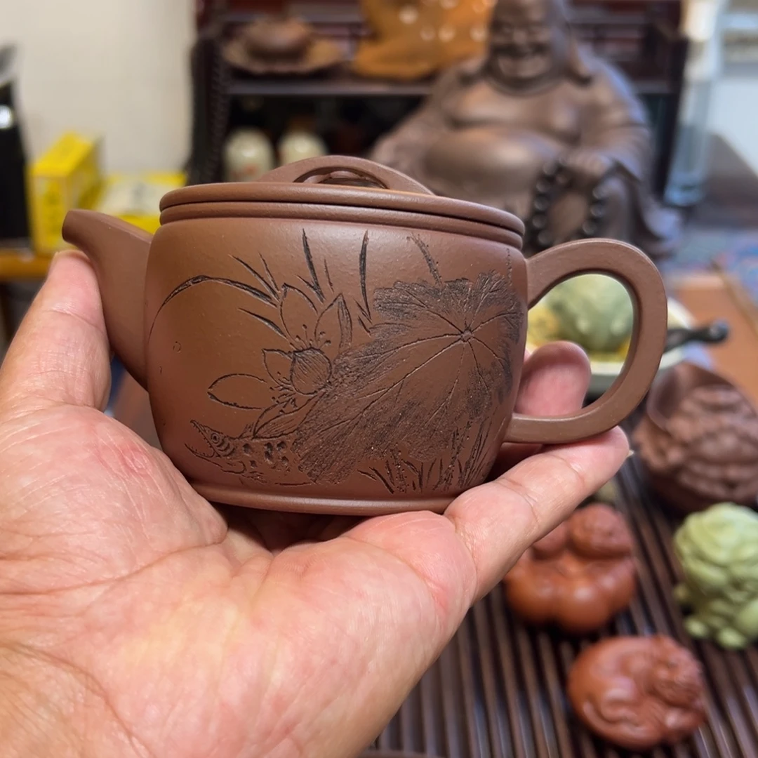 兴***）紫砂茶宠紫砂茶宠摆件。