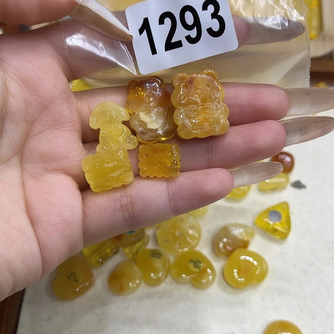 揪***ᵘ琥珀未镶嵌珠宝奇石