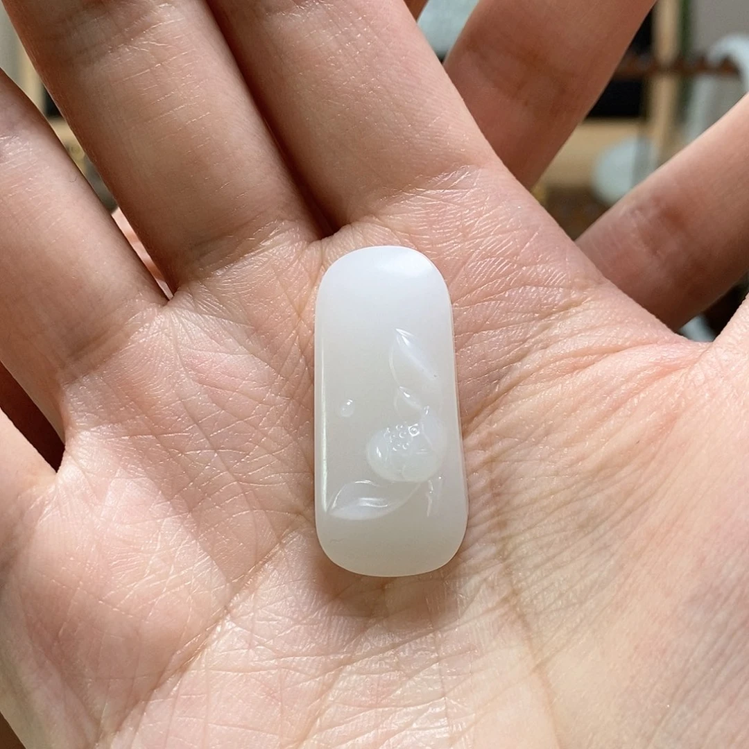 和田玉挂件未镶嵌?****逗