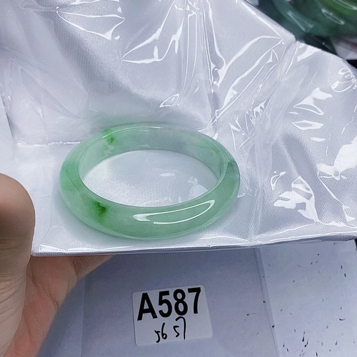 翡翠未镶嵌手镯一图一物实物为准