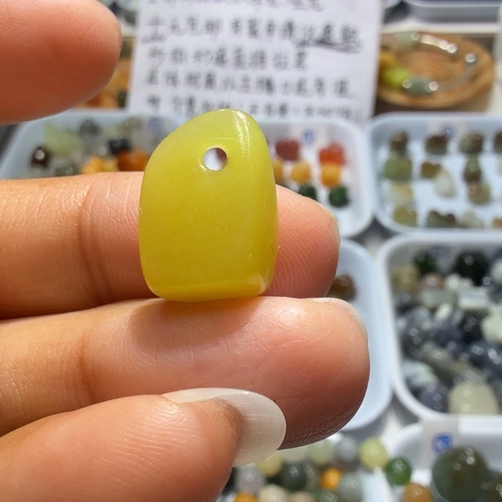 和田玉未镶嵌珠宝奇石