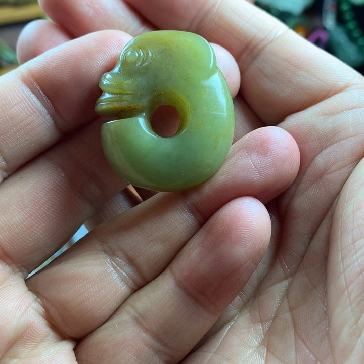 透闪石质玉吊坠未镶嵌夏**光