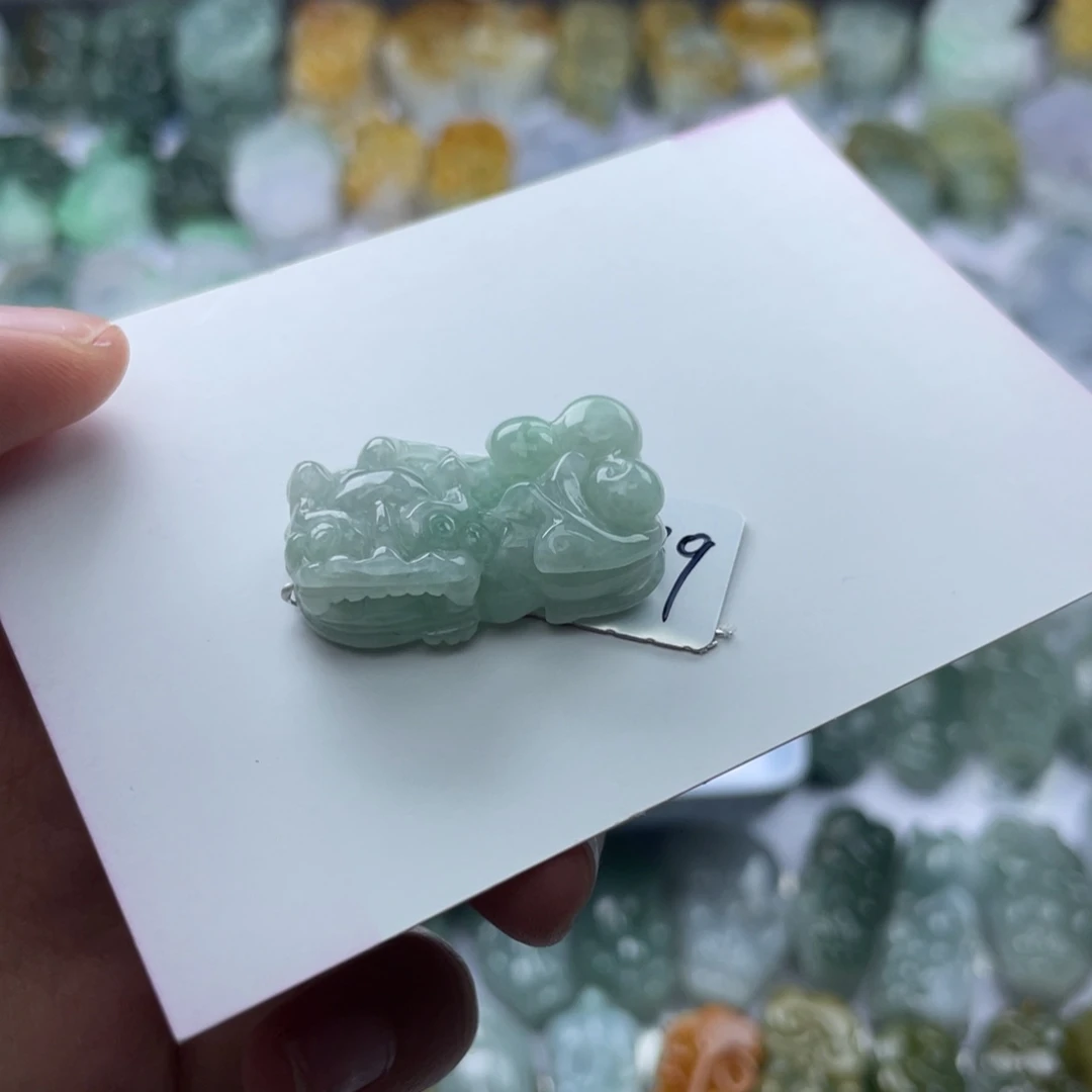 翡翠颈饰未镶嵌貔貅