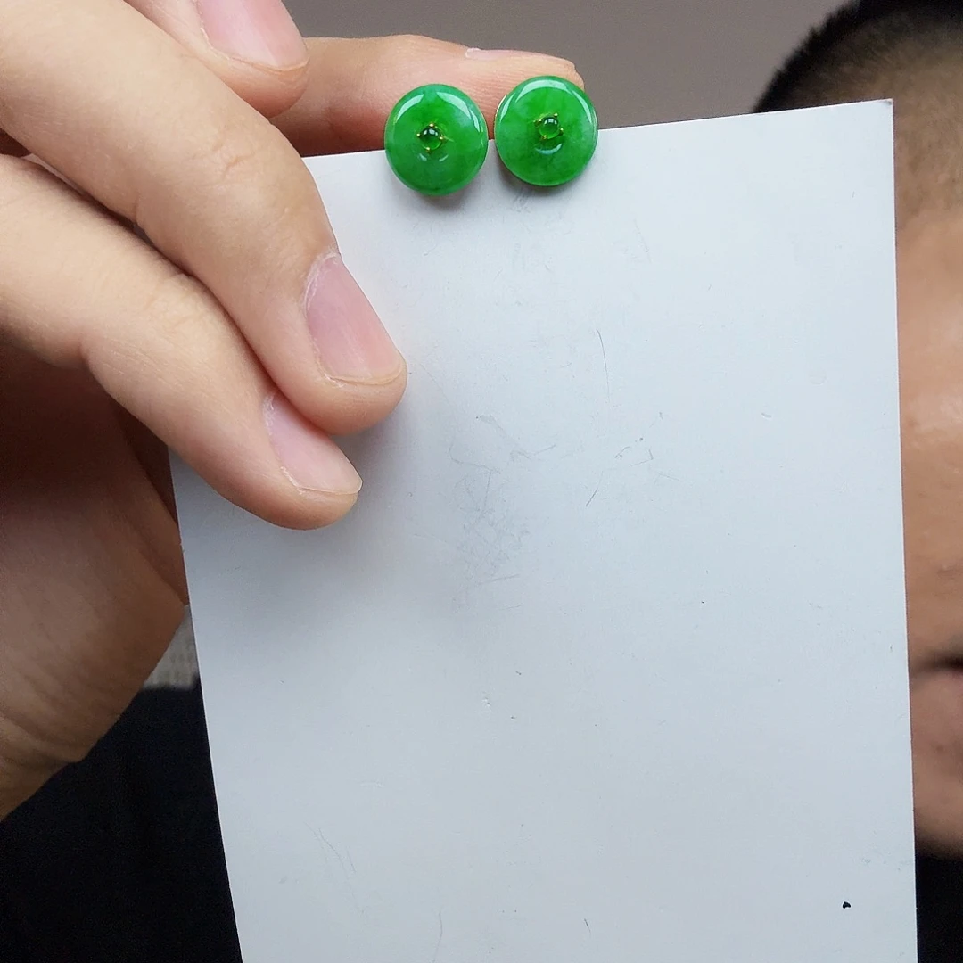 翡翠18K金镶嵌颈饰一对