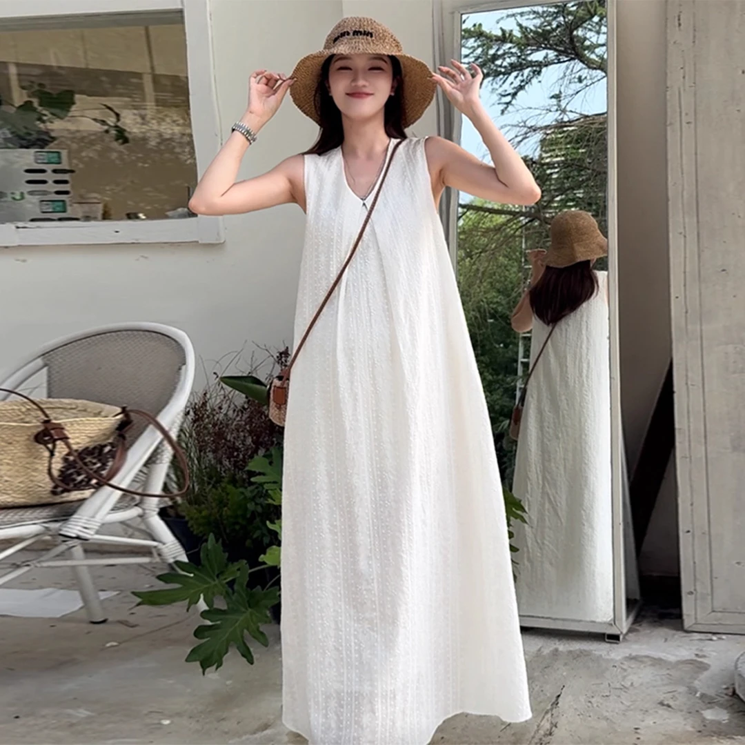 白色无袖背心连衣裙子女夏季2025新款爆款巨好看海边度假沙滩长裙