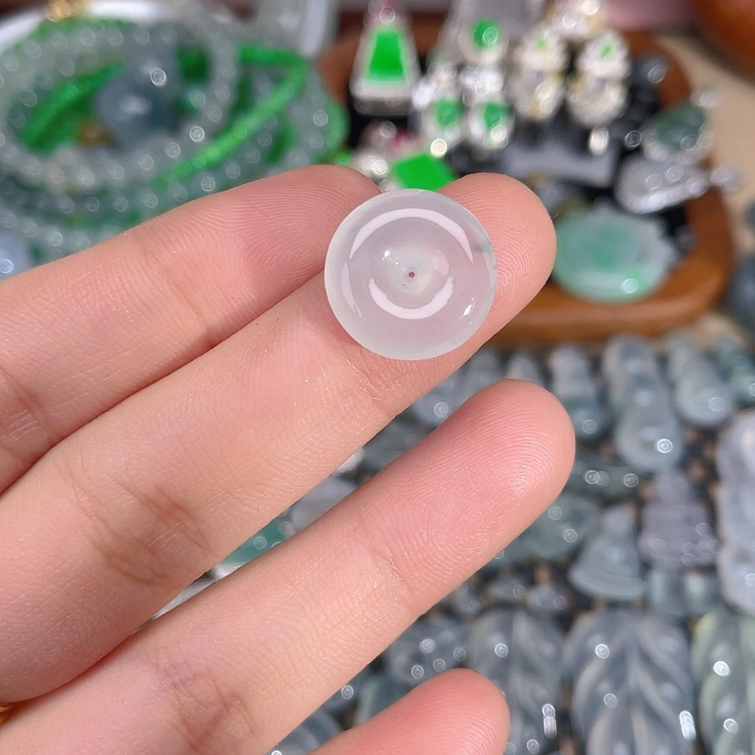 翡翠未镶嵌颈饰天然缅甸A货翡翠