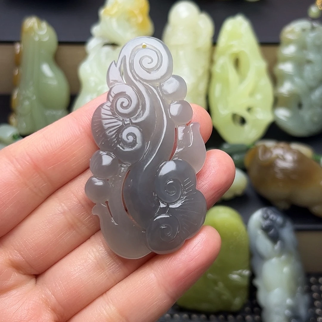 Q***鸿和田玉未镶嵌挂件