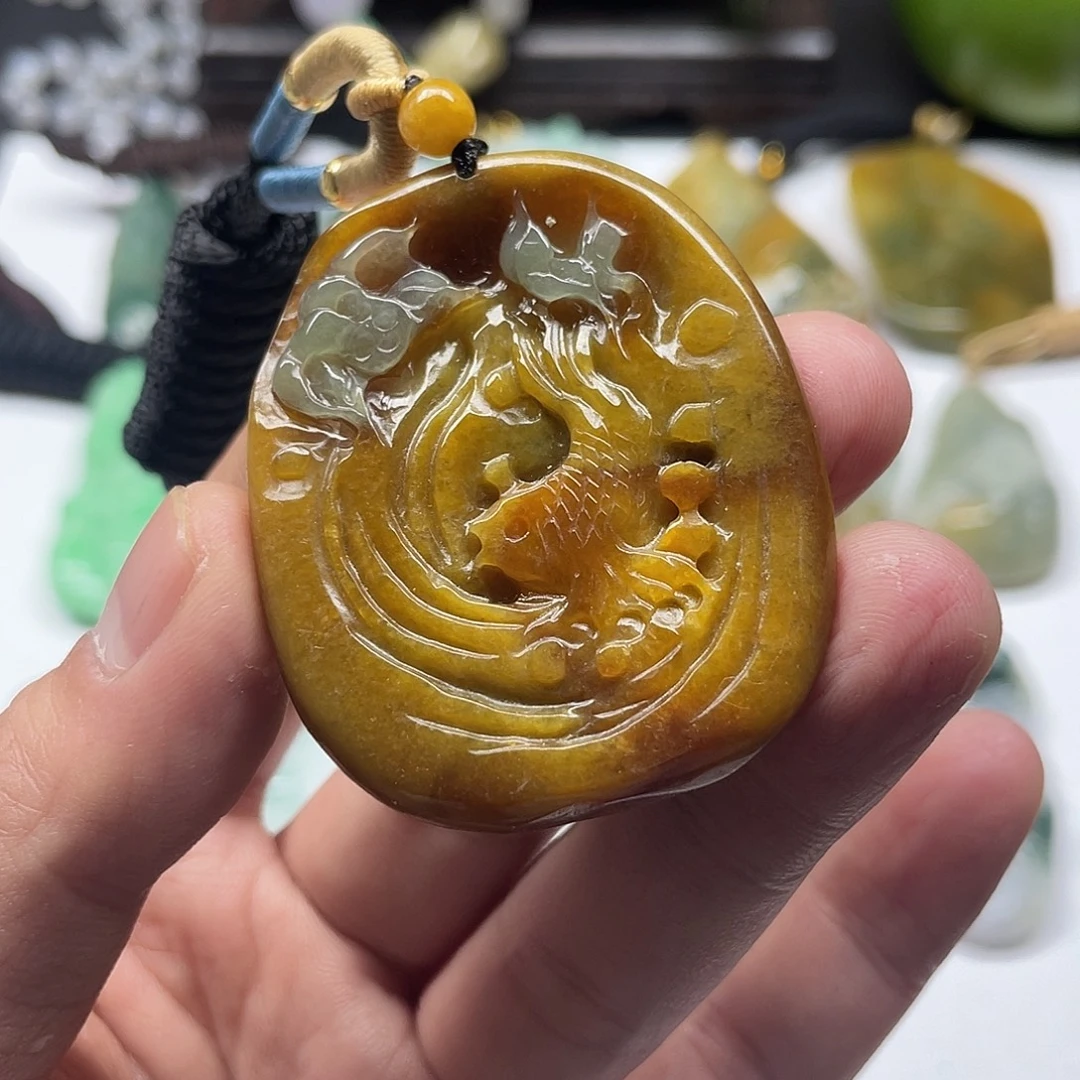 翡翠未镶嵌颈饰吊坠