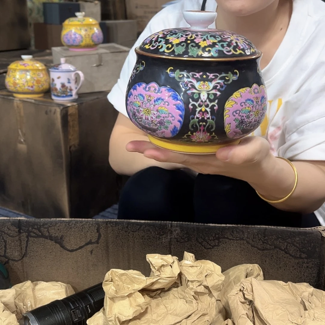 摆件/////景德镇陶瓷器。茶叶罐。