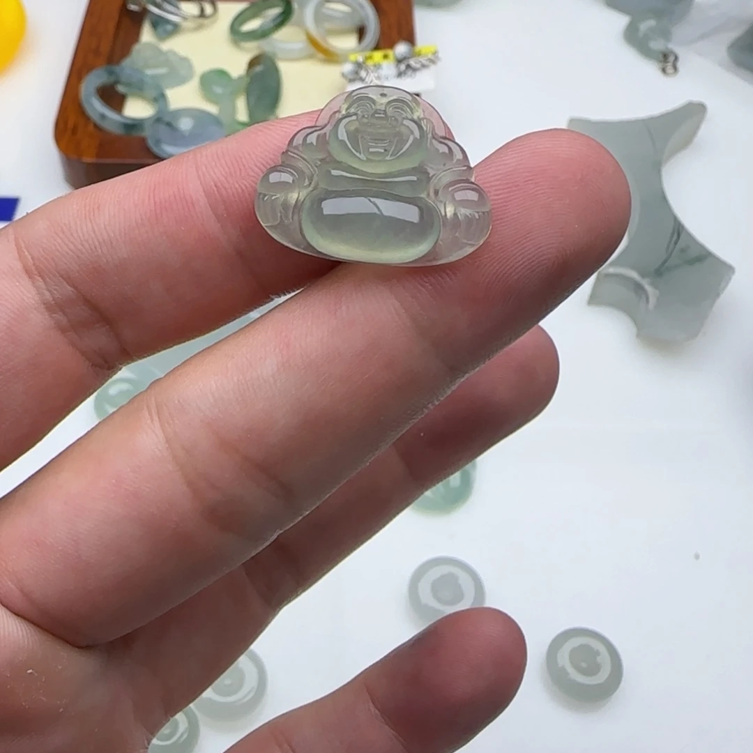 翡翠未镶嵌颈饰d****n