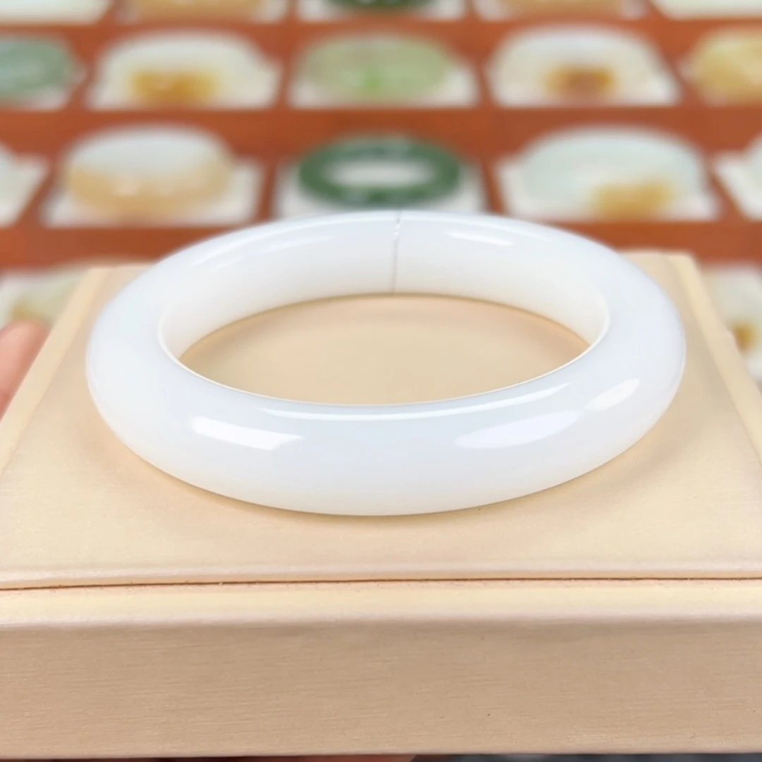 和田玉手镯新疆白玉