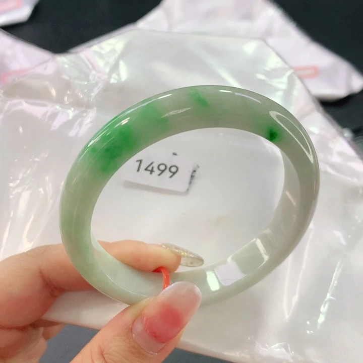 翡翠手镯未镶嵌03。