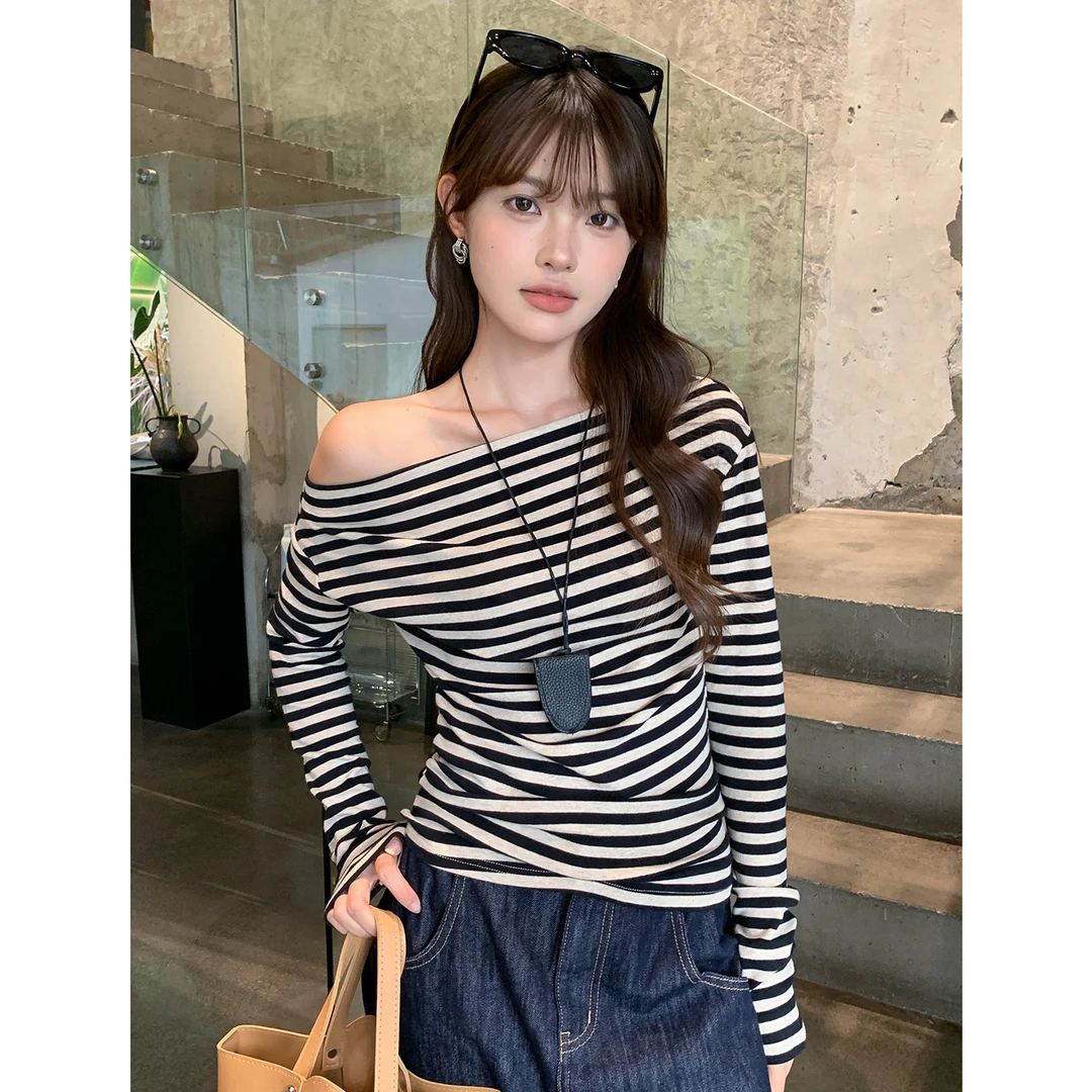 初秋三穿条纹T恤女显瘦长袖针织打底衫百搭收腰修身露肩上衣