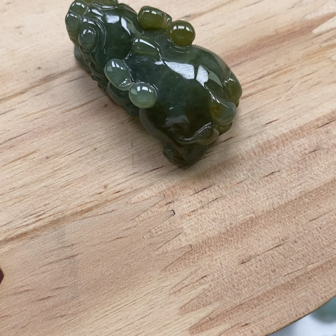 翡翠未镶嵌颈饰多人如意貔貅吊坠