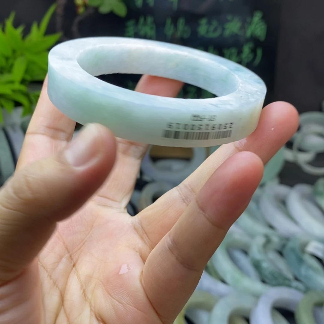 未镶嵌手镯定制翡翠