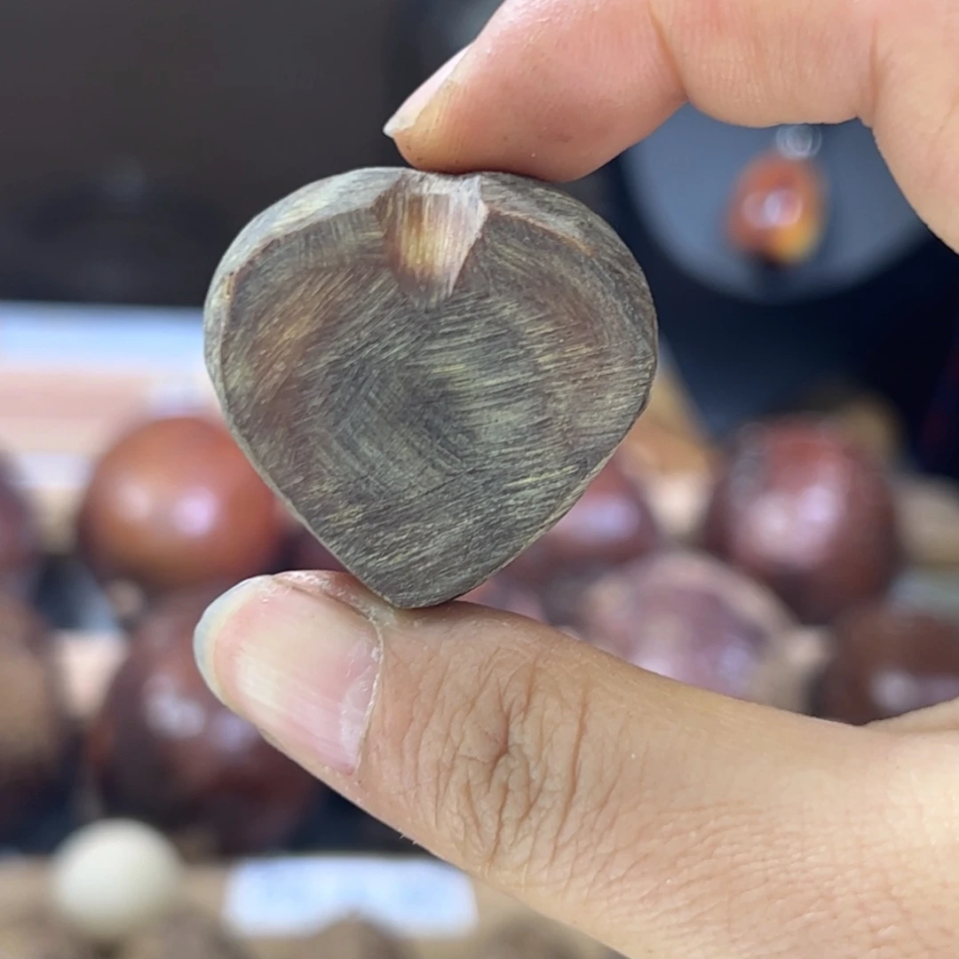 千眼菩提吊坠?****?黑金爱心