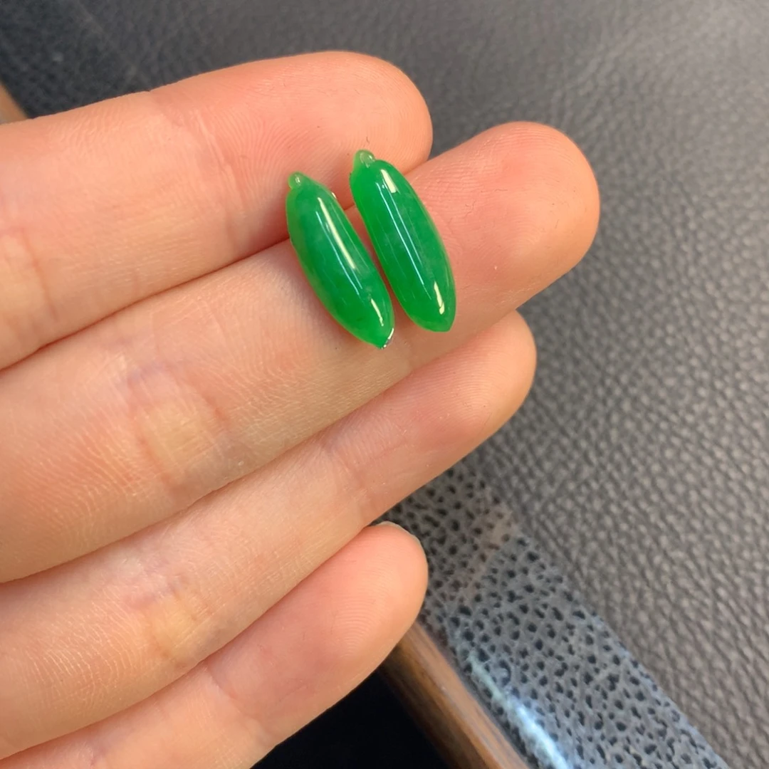 翡翠未镶嵌颈饰瓜