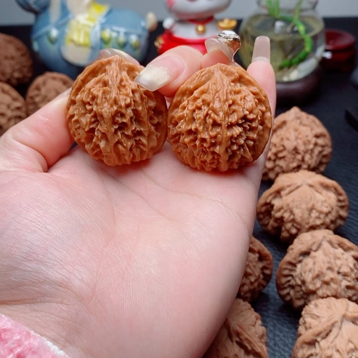 文玩核桃把件皇冠全家福36+