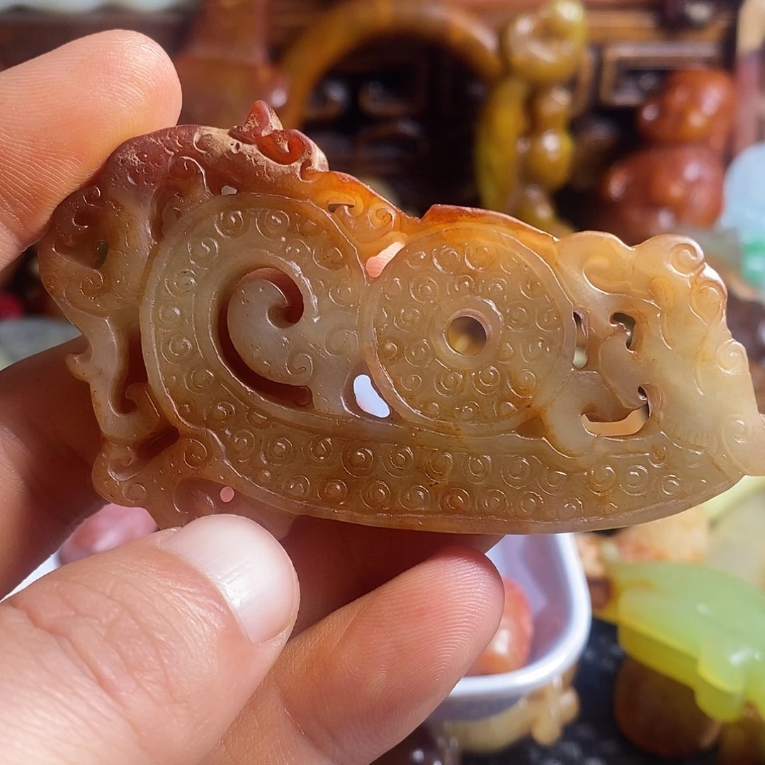 未镶嵌岫岩老玉（透闪石质玉）挂件