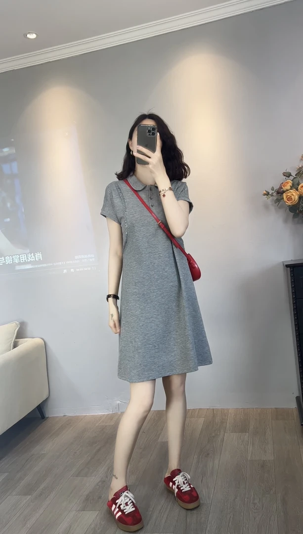 认准正版：简约大气时尚洋气娃娃领连衣裙款显瘦减龄宽松版