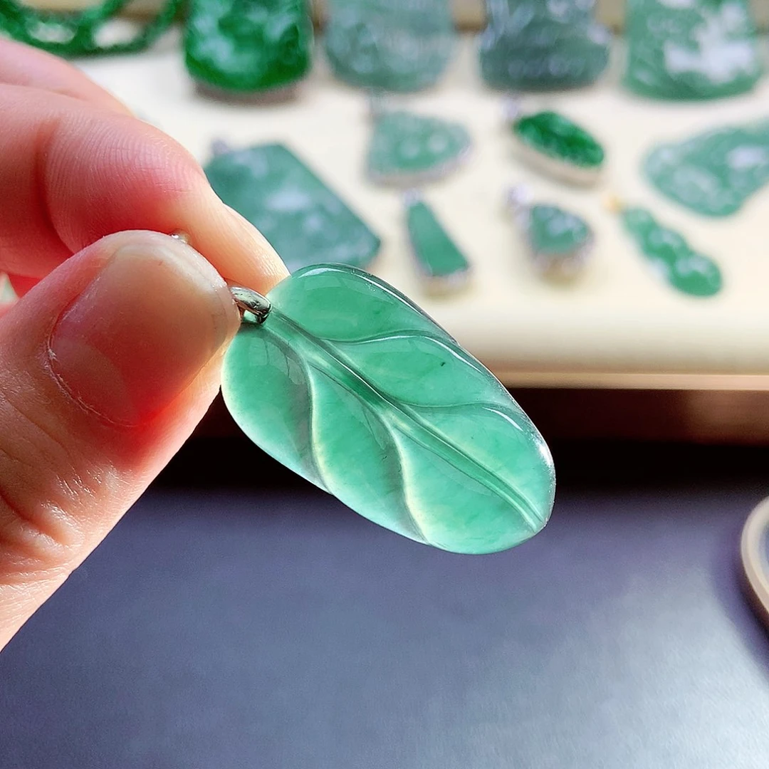 【闪购商品】翡翠颈饰未镶嵌天然