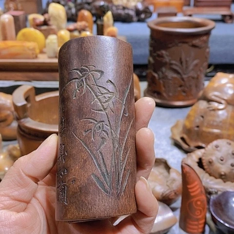 贡木K****周华彩木作摆件