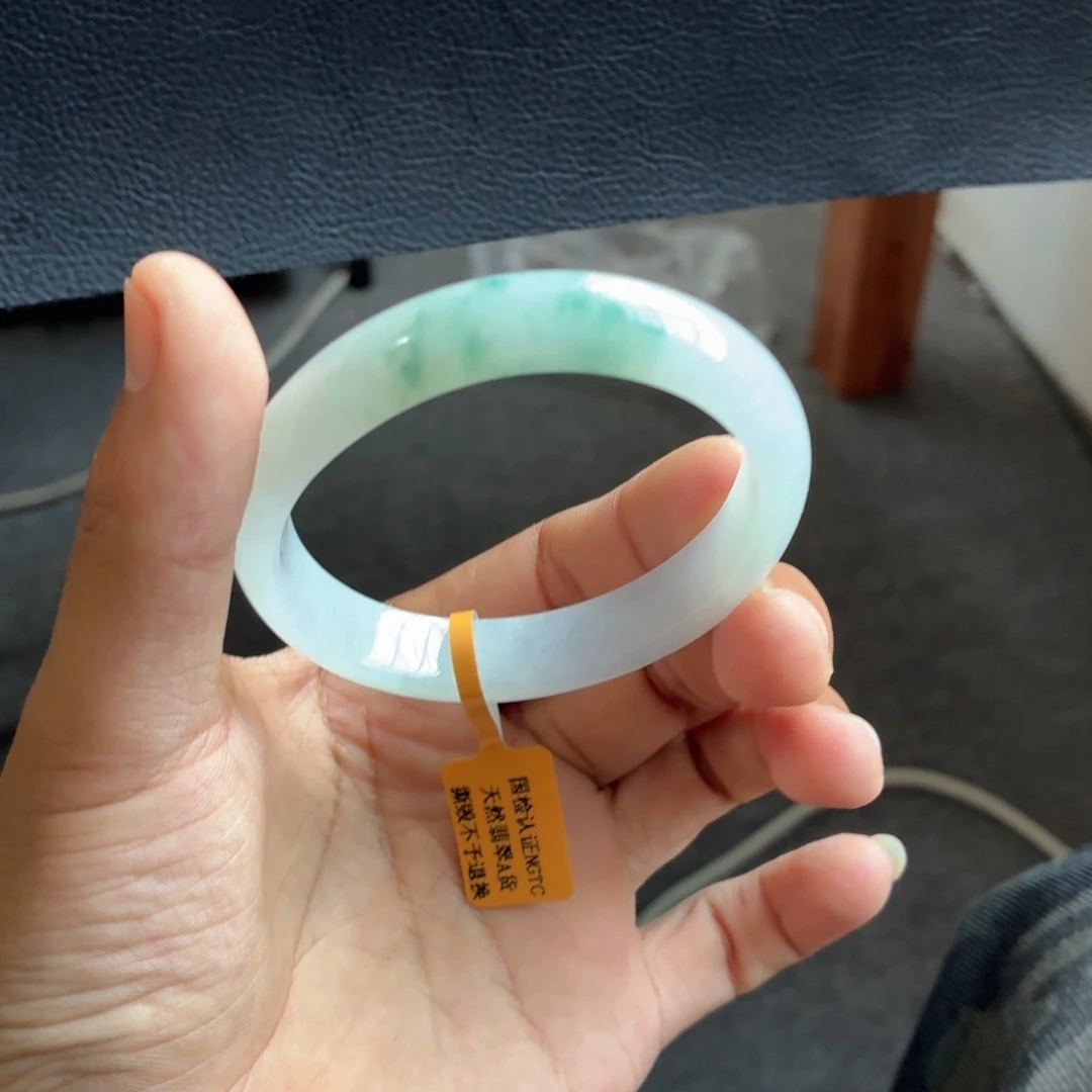 翡翠未镶嵌手镯翡翠12号有细纹