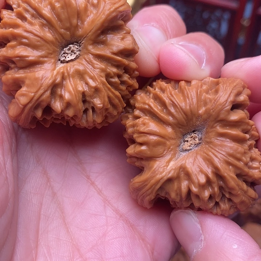 时***线文玩核桃把件全品酒杯凹底南疆石42尺