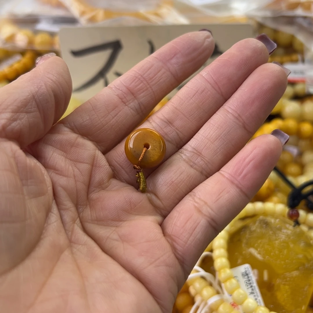 琥珀珠宝奇石未镶嵌