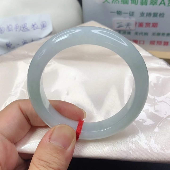 未镶嵌手镯（圆镯）翡翠5556
