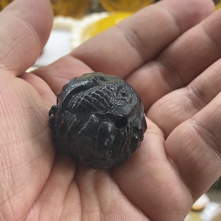 琥珀裸石未镶嵌阿*单珠