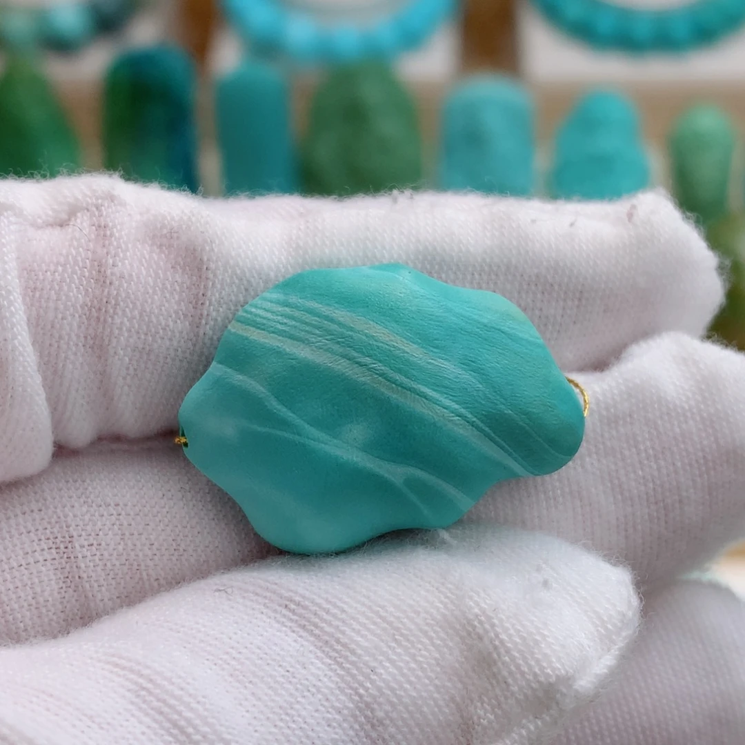 绿松石未镶嵌挂件