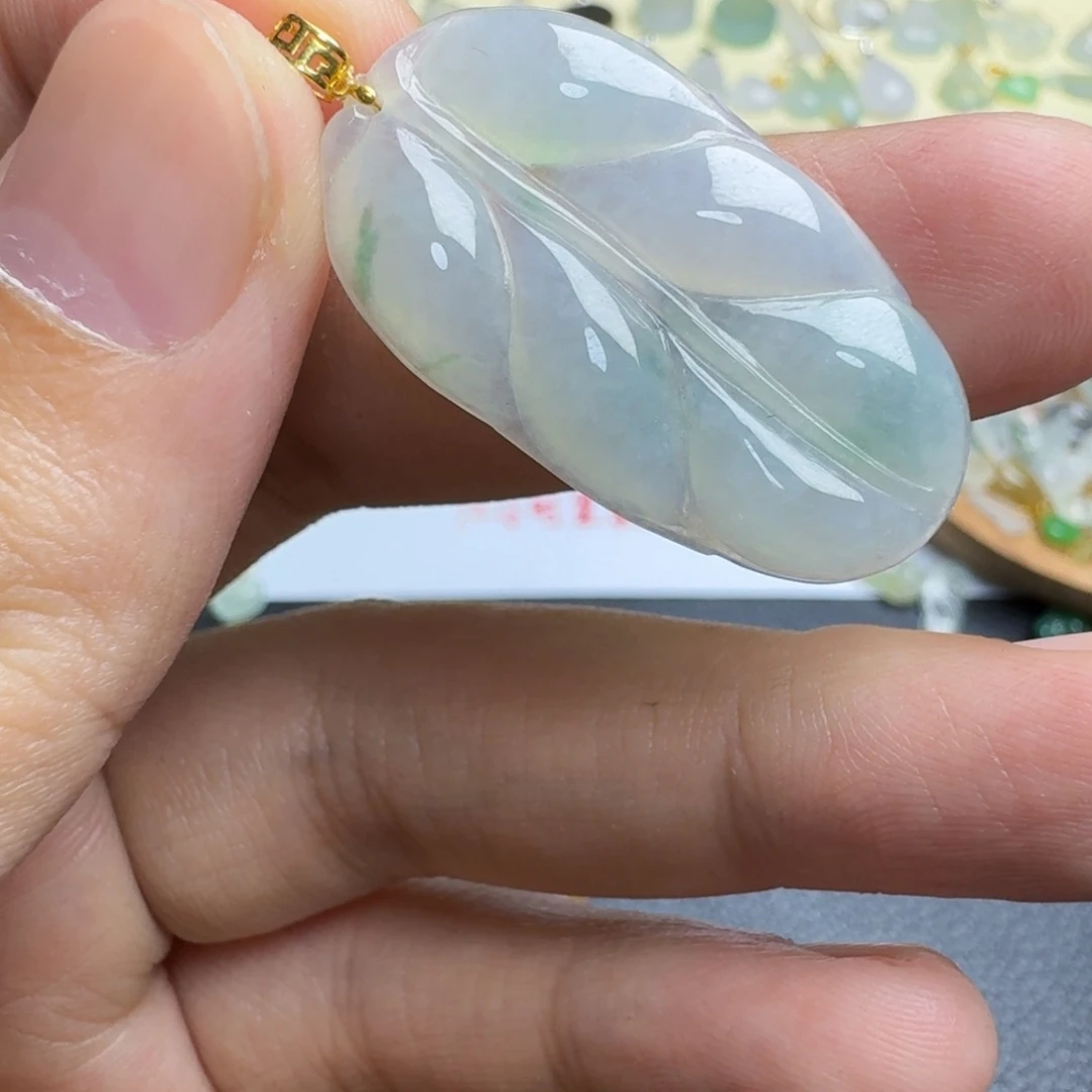 翡翠18K金镶嵌颈饰叶子
