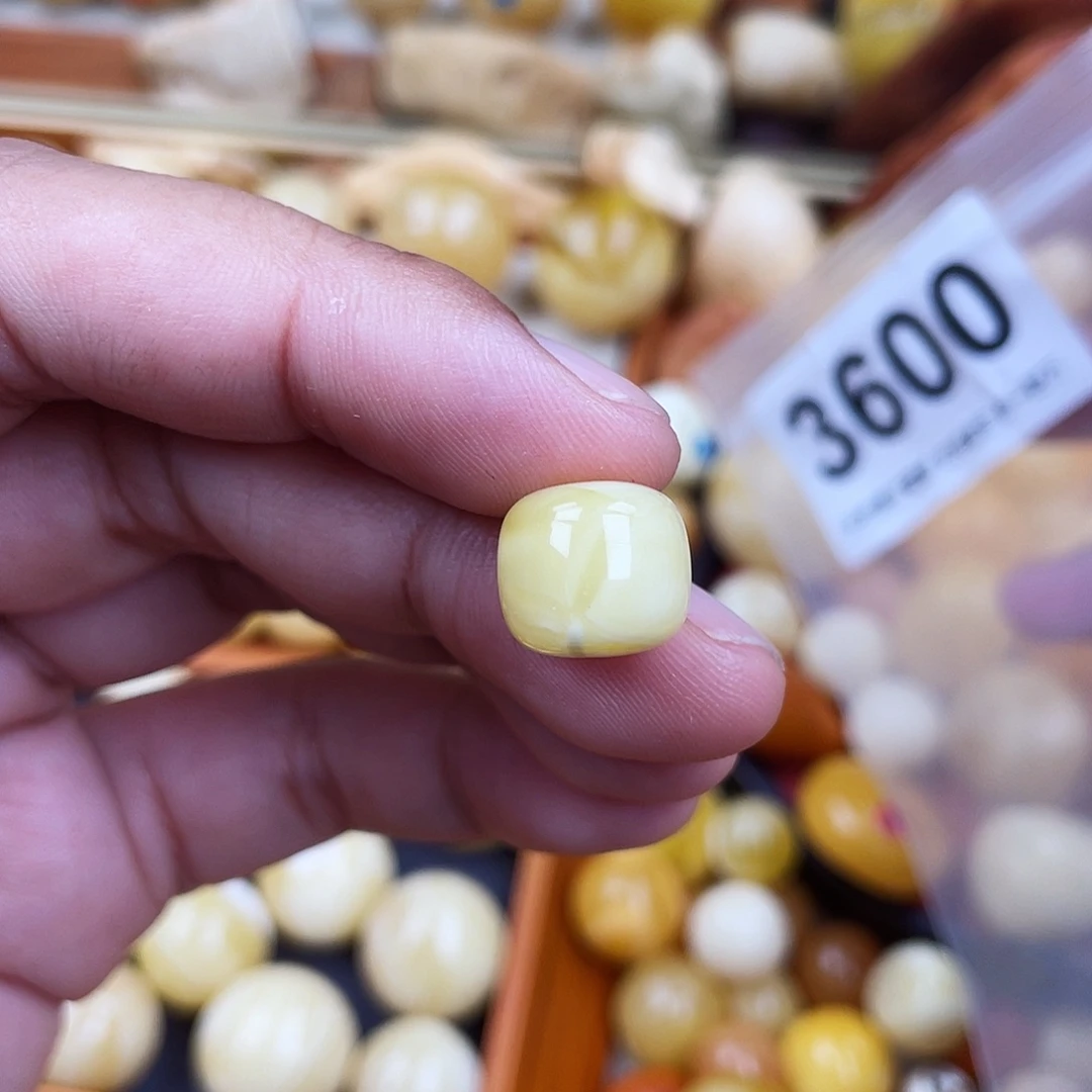 未镶嵌蜜蜡珠宝奇石粉12.2