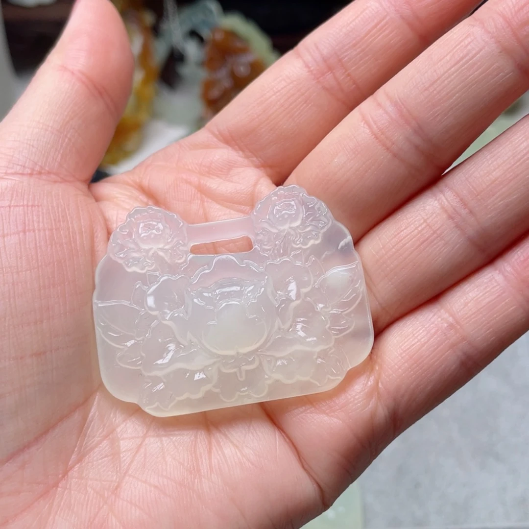 蛇纹石玉颈饰未镶嵌南**椿