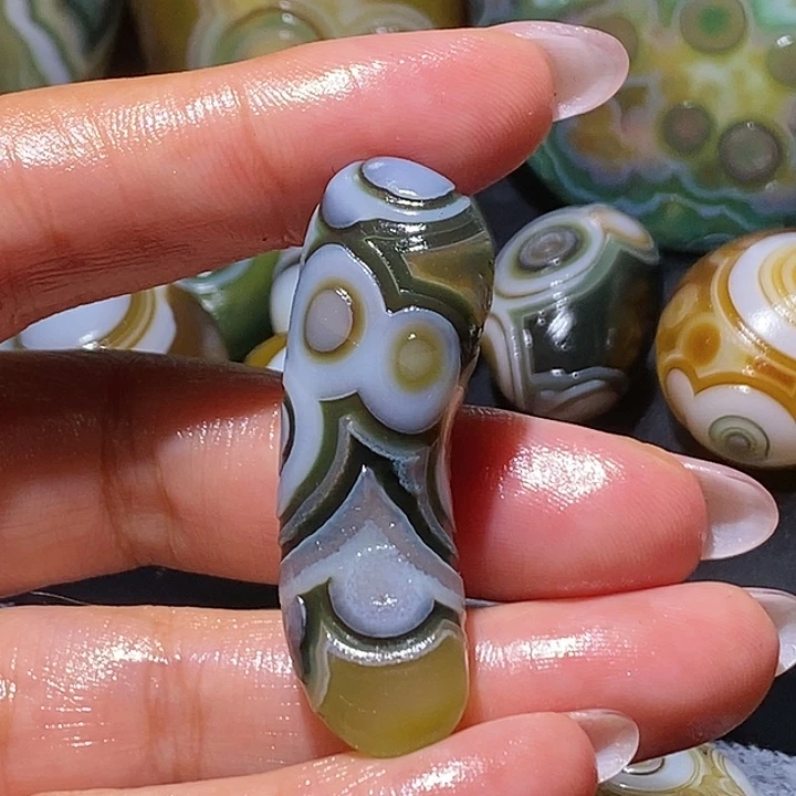 玛瑙/玉髓未镶嵌珠宝奇石44