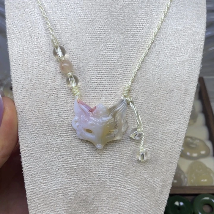 玛瑙/玉髓未镶嵌颈饰狐狸面具