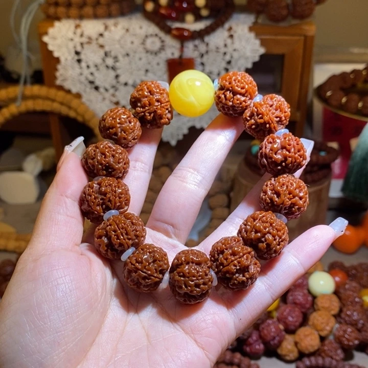 金刚菩提手串185玉华白隔片黄珠